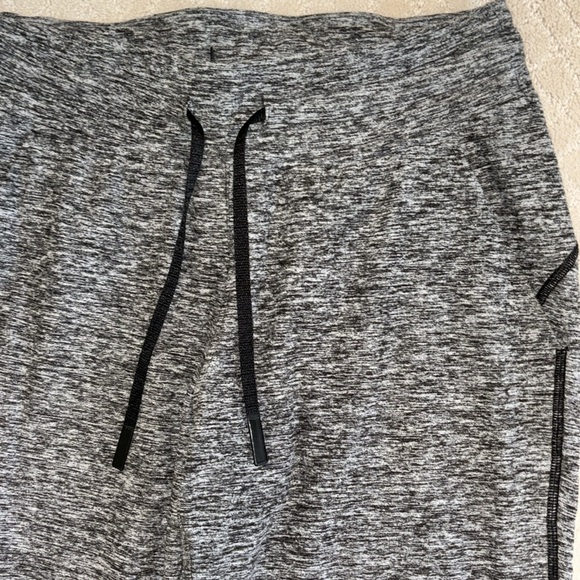 Lululemon Ready to Rulu Fleece Jogger - small, heathered black - Picture 4 of 6